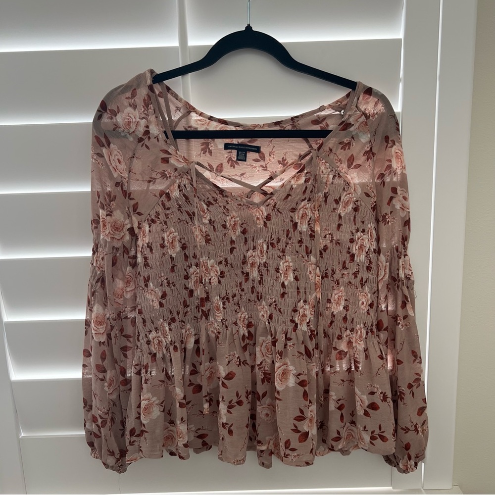 AMERICAN EAGLE flowy floral blouse